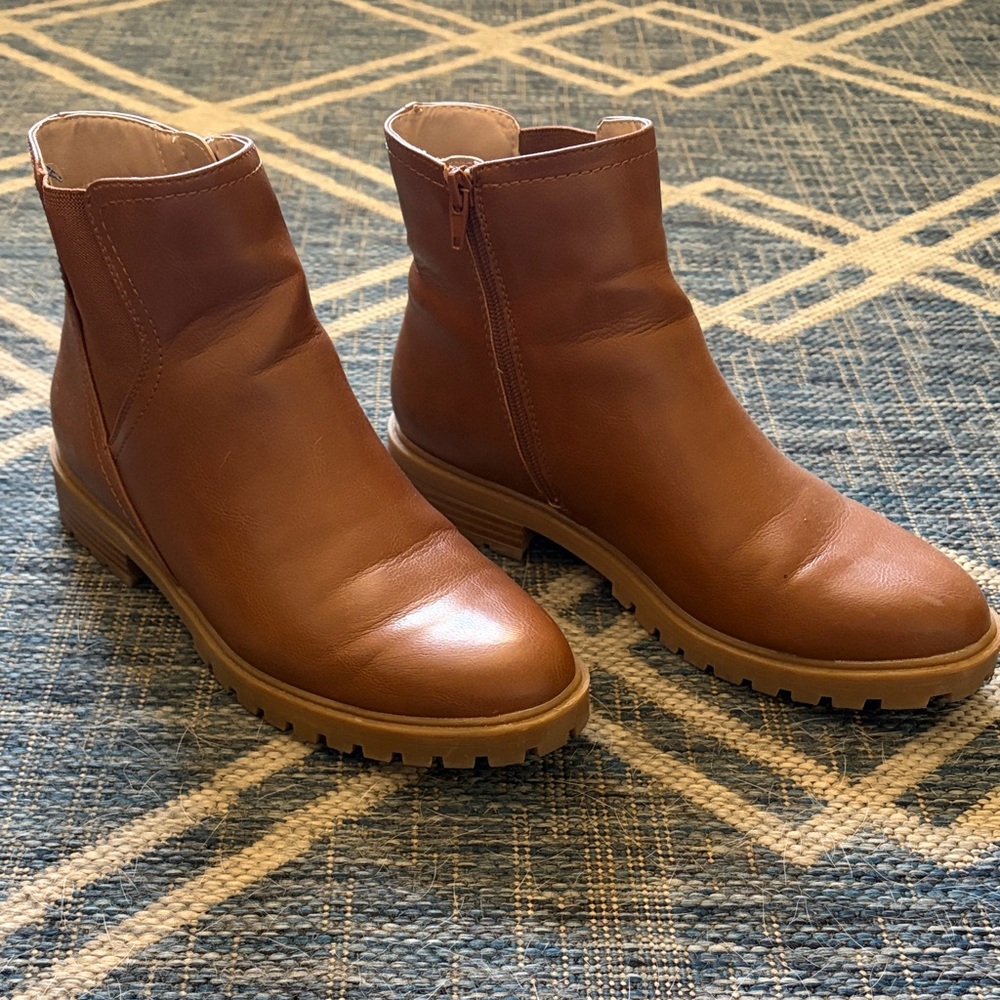 Wonderly Chestnut Brown Leather Ankle Boots with Side Zip